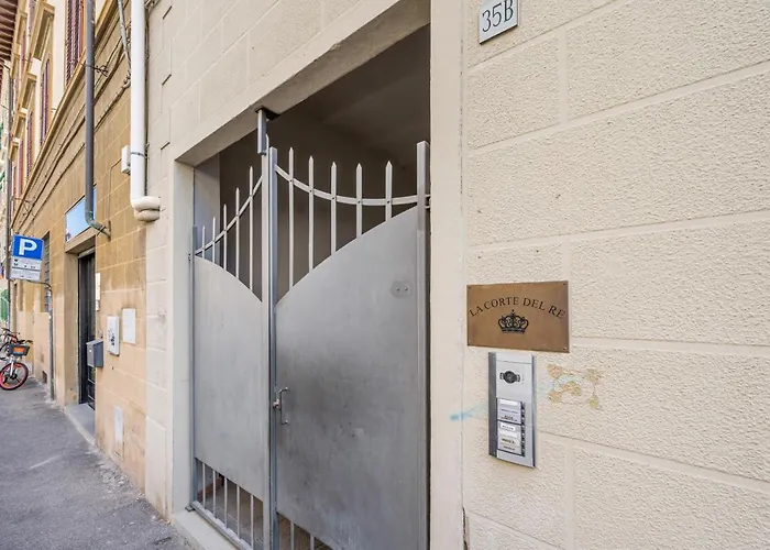 La Corte del Re - Piazza della Libertà Apartment