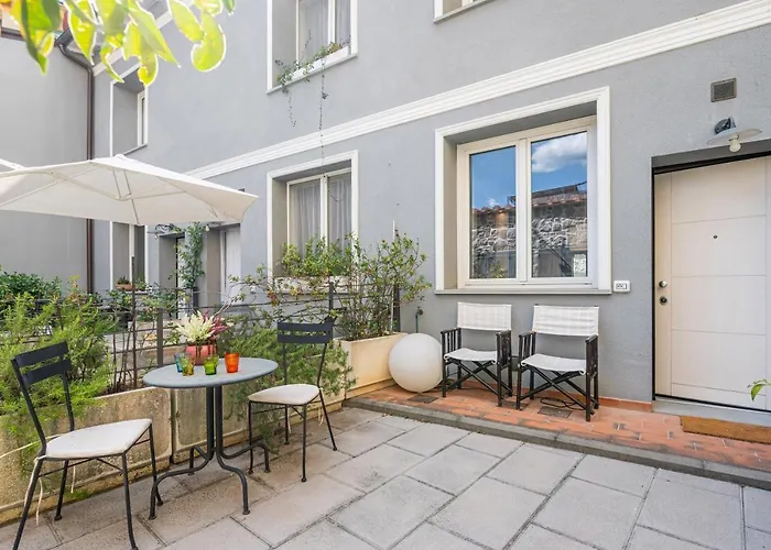 La Corte del Re - Piazza della Libertà Apartment